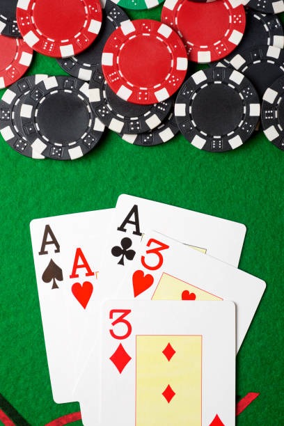 Live dealer table interface on big77 login